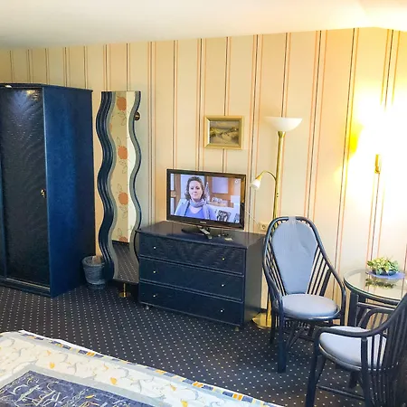 Отель Hotel-marks-garni 4*