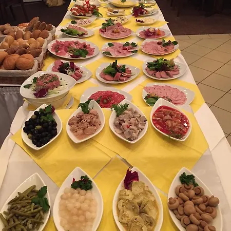 Hotel-marks-garni